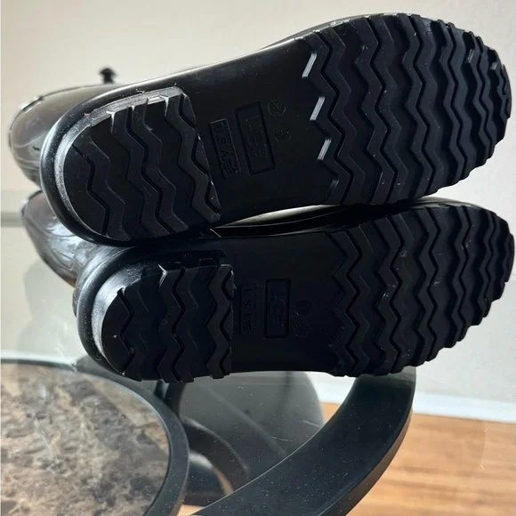 UGG rain boots.  Size 9. Tall Black shiny style - Picture 5 of 10
